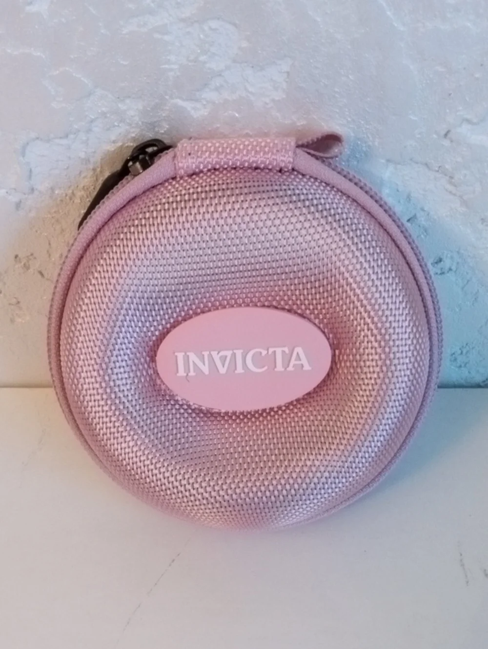 Invicta Light Pink Round Earbud Carrying Case with Logo NWOT